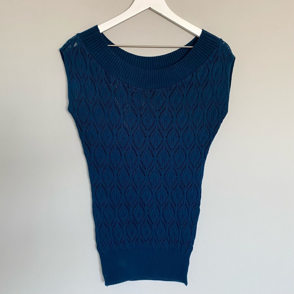 Forever 21 Navy Blue Intricate Knit Short Sleeve Top